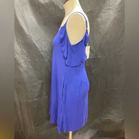 Off the shoulder dress - Picture 3 of 10